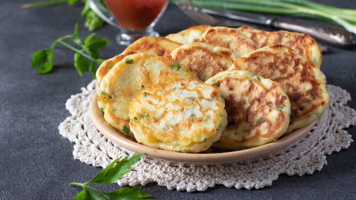 Pancakes salés aux herbes et fromage
